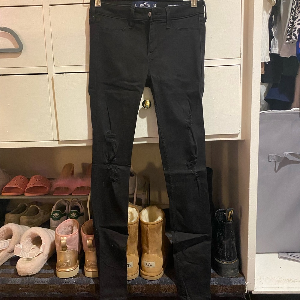 Black ripped jeggings